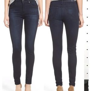 I love these jeans, but they don’t fit me! Moderate use, but great condition.